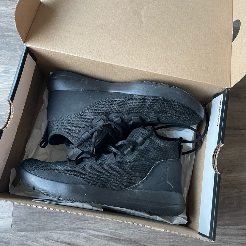 Jordan Reveal BG Sneaker